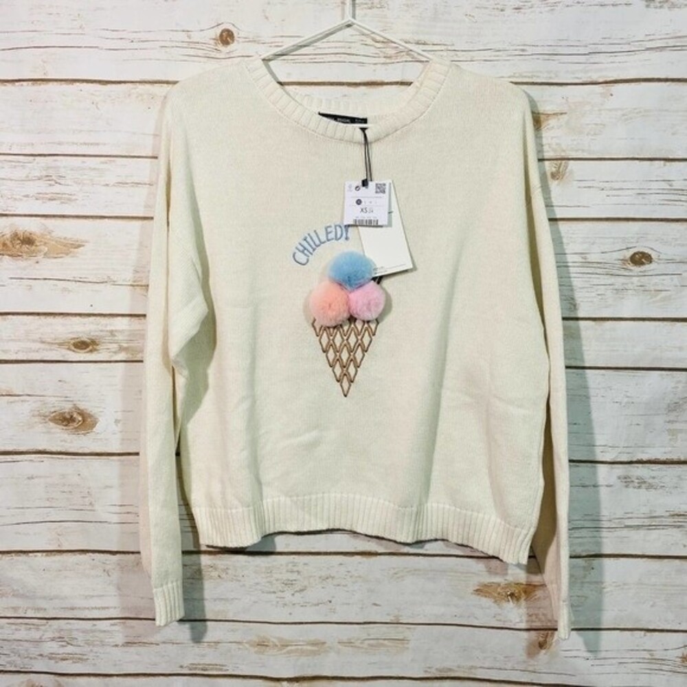 Bershka Women's Cream Crew Neck Pullover Sweater Size XS
